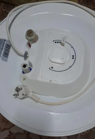 Calentador de agua Ariston LYDOS