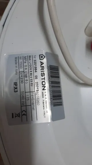 Calentador de agua Ariston LYDOS