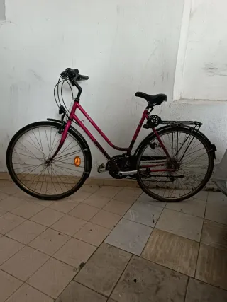 Bicicleta urbana rosa