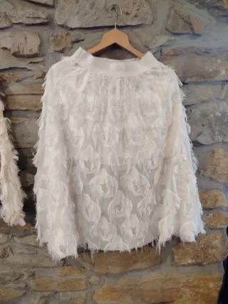 Camiseta y Falda Plumas