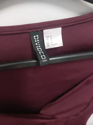 Top corto burdeos escote V