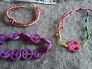 Lote de pulseras infantiles