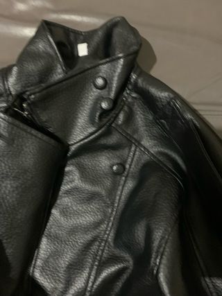 Chaqueta de cuero negra