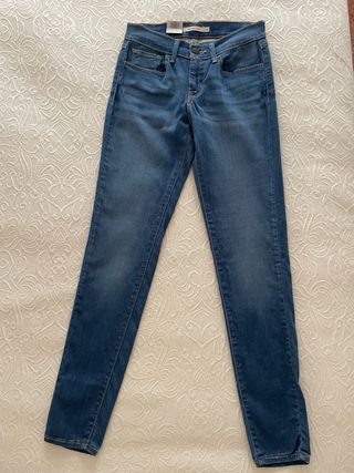 Pantalón pitillo Levi's 710 Super Skinny
