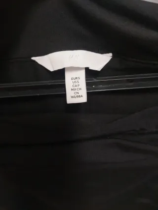 Top H&M Negro Hombros Descubiertos