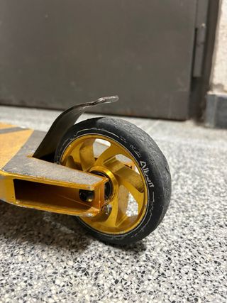 Patinete Albott Dorado y Negro