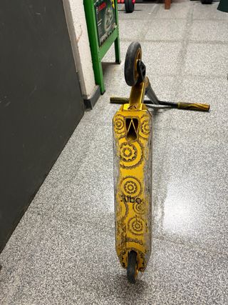 Patinete Albott Dorado y Negro