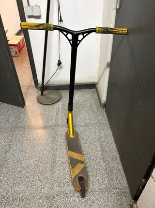 Patinete Albott Dorado y Negro