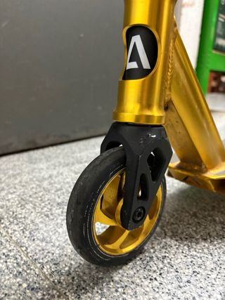 Patinete Albott Dorado y Negro