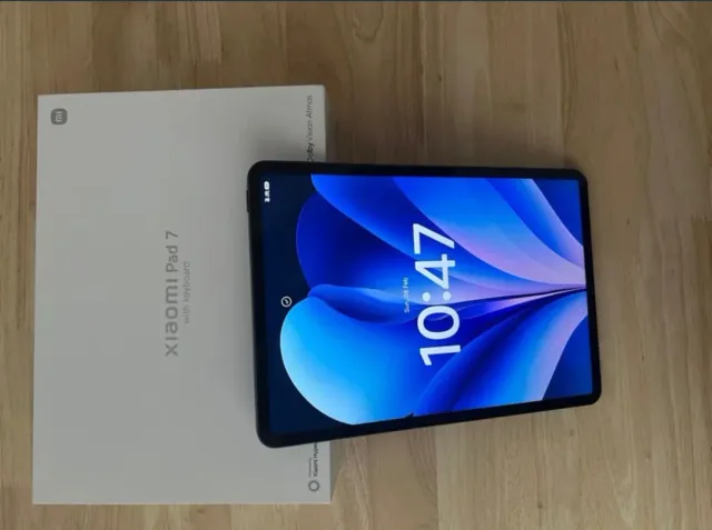 Xiaomi Pad 7 128GB con funda azul