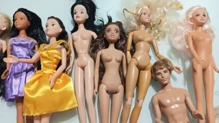 Conjunto di Barbie Fashionistas e personaggi Disney per lo styling