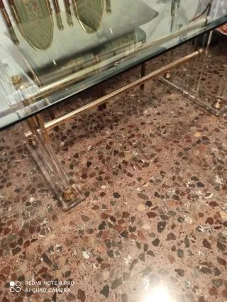 Mesa de comedor cristal y metal dorado