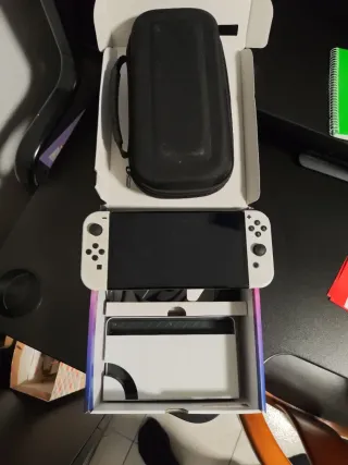 Nintendo Switch OLED Mario Kart 8 Deluxe