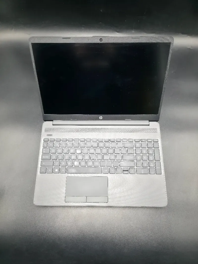 HP Ryzen 5 y 16 ram