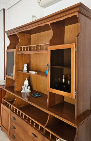 Mueble comedor vitrina madera y cristal