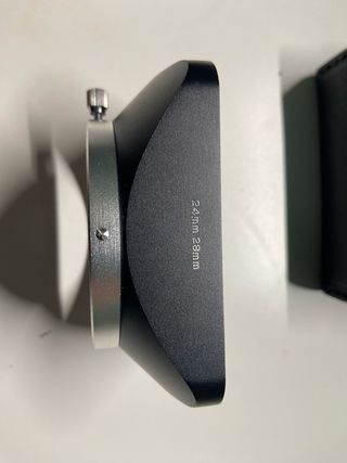 Konica AR 28mm f3.5 + Parasol + Fundas