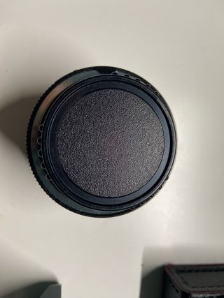 Konica AR 28mm f3.5 + Parasol + Fundas