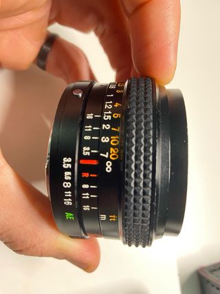 Konica AR 28mm f3.5 + Parasol + Fundas