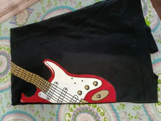 Camiseta Negra FOR US Estampado Guitarra Talla L