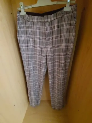 Pantalón cuadros Stradivarius Talla L