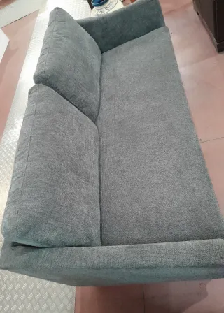 Sofá 3 plazas gris aterciopelado