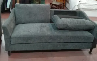 Sofá 3 plazas gris aterciopelado