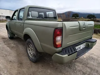 Nissan NP300 Navara 2004