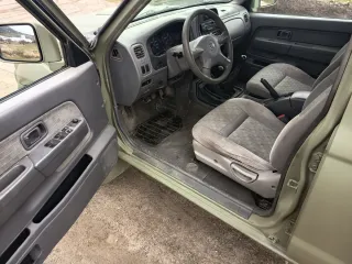 Nissan NP300 Navara 2004