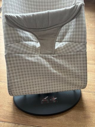 Hamaca Babybjorn + funda de vichy beige de regalo