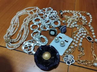 Bigiotteria collane, 2anelli orecchini e spilla