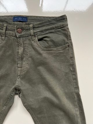 Pantalón vaquero Zara verde