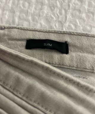 Pantalón vaquero gris claro