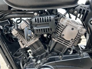 Hyosung Bobber 125 Negra 2022