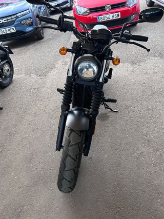 Hyosung Bobber 125 Negra 2022