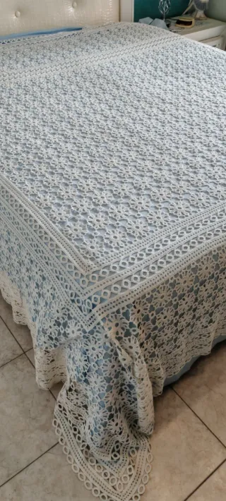 Copriletto uncinetto fatto a mano