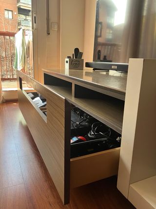 Mueble comedor, mesa y 4 sillas