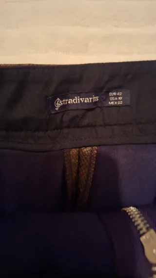 Falda efecto piel serpiente Stradivarius