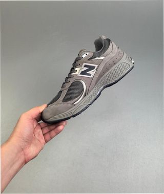 New Balance 2002R Talla 43 Gris/Plata