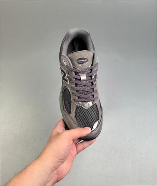 New Balance 2002R Talla 43 Gris/Plata