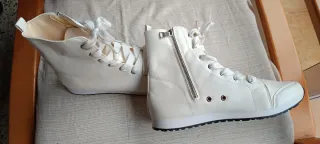 Zapatillas deportivas blancas