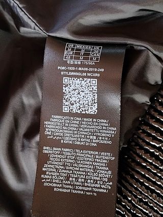 Guess Gilet nero trapuntato lucido con cappuccio