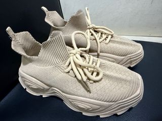 Deportivas beige talla 37