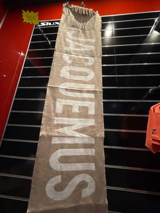 Bufanda Jacquemus Beige y Blanca