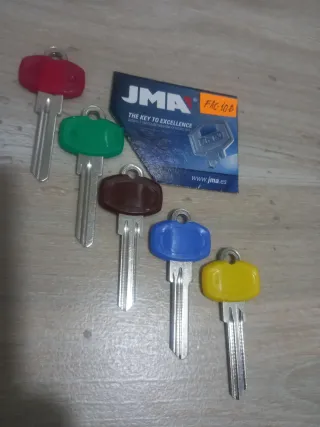 LOTE 17 LLAVES JMA FAC-10 D  COLORES