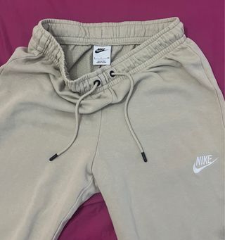 Conjunto Nike S Beige