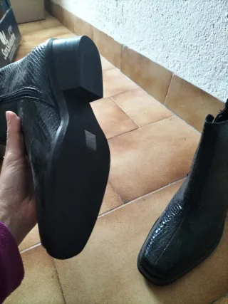 Botines negros Corina