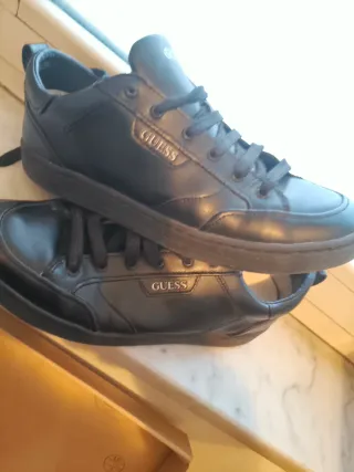 Scarpe Guess in pelle nere