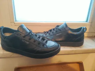 Scarpe Guess in pelle nere