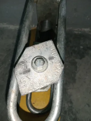 Herramienta para estrangular polietileno