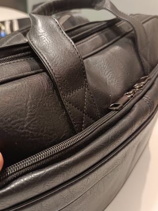 Maletín de piel negro sin estrenar